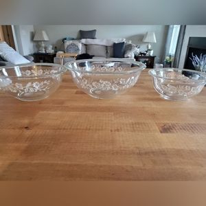 1980's, 3 vintage pyrex, 322, 323, 325 colonial mist clear bottom nesting bowls.